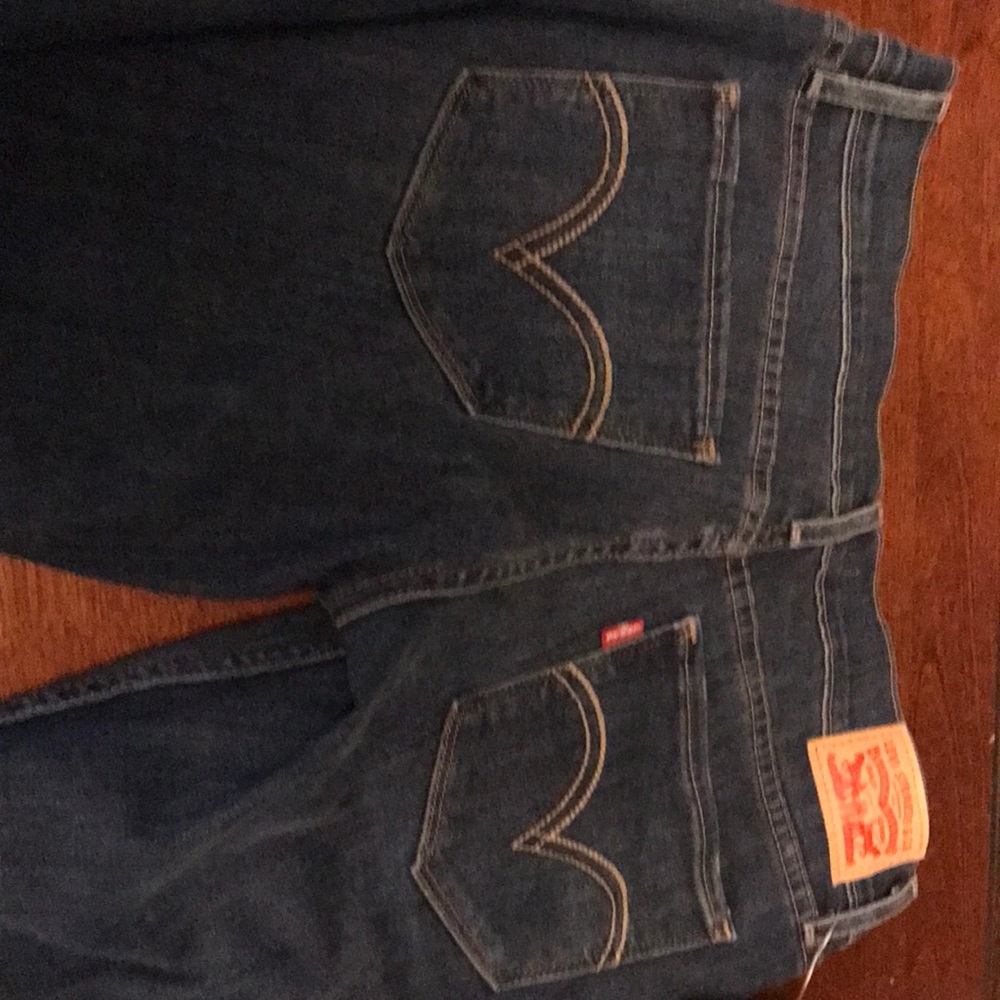 Levi’s 524 low rise bootcut size 29. New with tags.